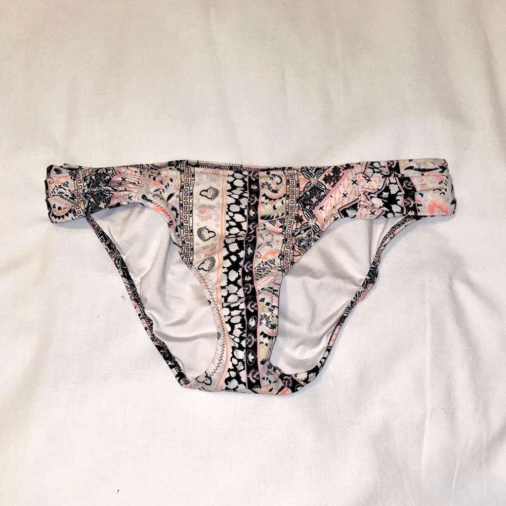 Victoria’s Secret Knockout bikini bottoms